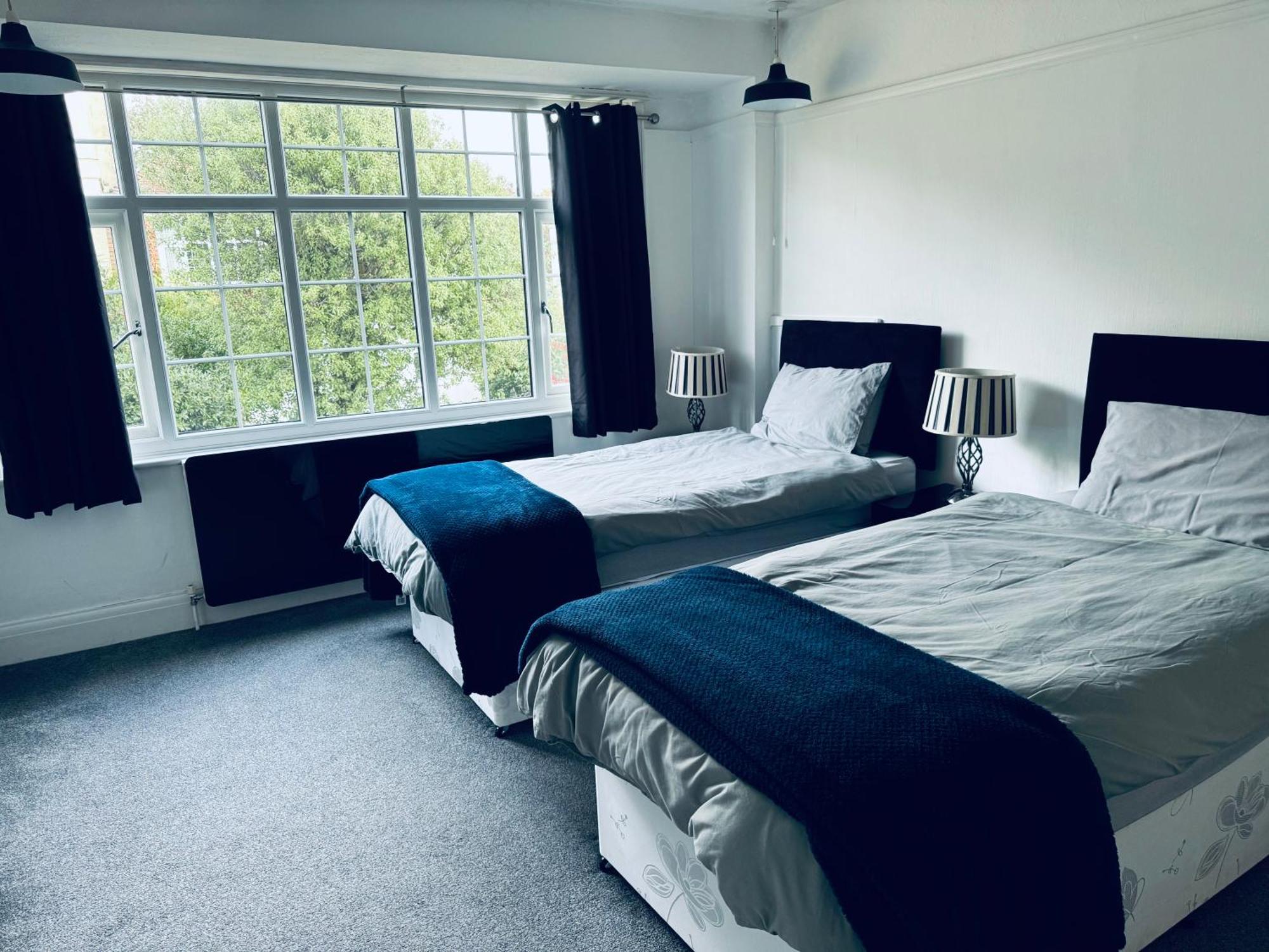 Central City Centre 3 Bedroom Home Private Parking Plymouth Exterior photo